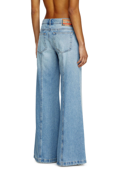 Flare Jeans D-Akii Oclba Light Blue